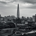 뉴욕은 수도세를 걷지 않는다. 석유왕 록펠러의 유언에 따라 그의 재단이 뉴욕시 전체 수도세를 부담하기 때문이다. 한국 최고의 재벌 중 한 명이 서울 한복판에 자신의 왕국을 세웠다. 그리고 그가 서울 시민을 위해 한 일은 휘황한 불꽃놀이 쇼였다. 2017년 5월 9일.