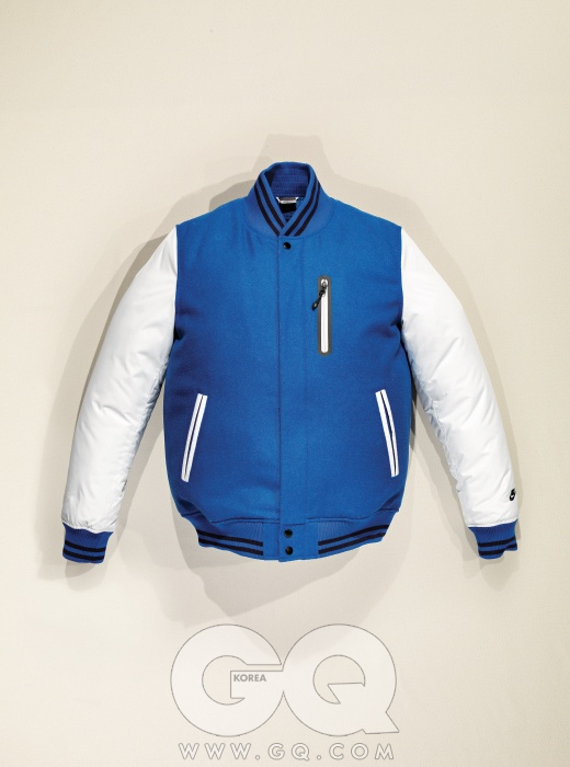 NIKE 청량한 파란색이 돋보이는 디스트로이어 재킷 가격 미정, 나이키.