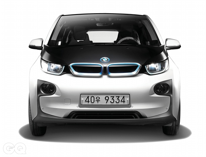 엔진 BMW eDrive 전기 모터 베터리 리튬 이온 구동방식 후륜구동 최고출력 170마력 최대토크 25.5kg.m 0-100km/h 7.2초 가격 6천4백만원