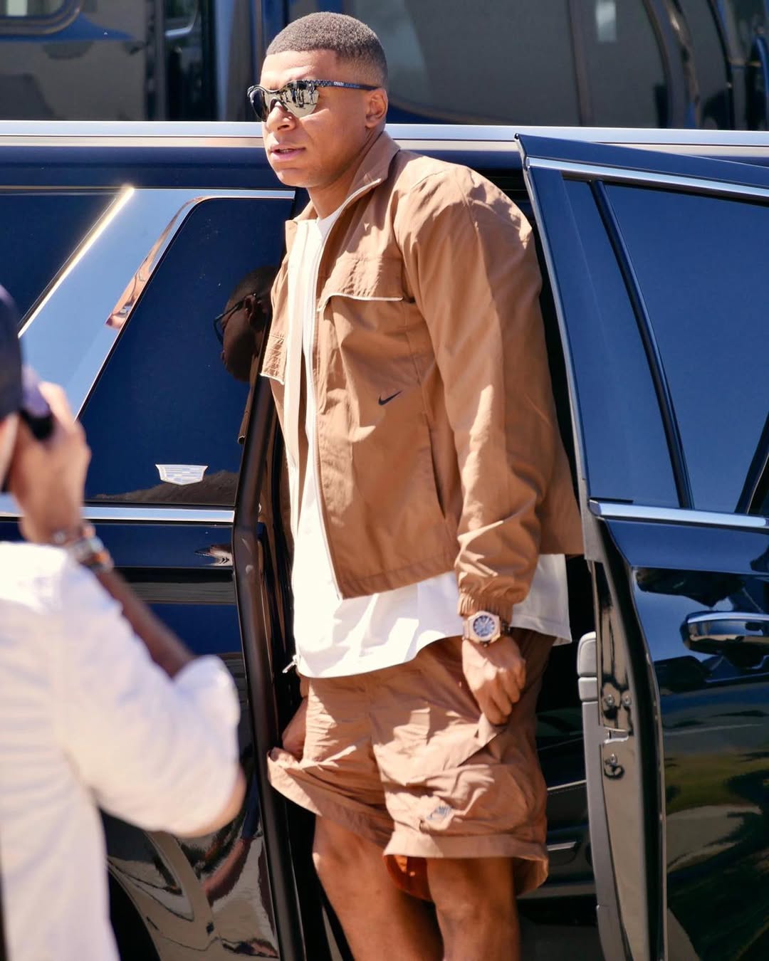 무면허인 킬리안 음바페가 즐겨 타는 슈퍼카 3